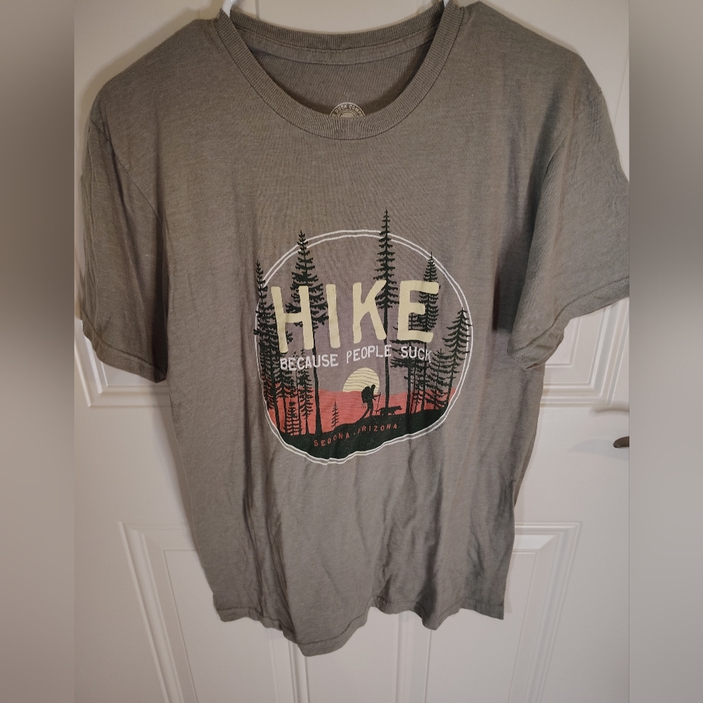 Hike Graphic Tee in Heather Gray with Sunset Print Size Medium